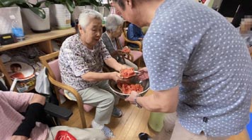 2020年8月17日(月)スイカ割りの様子